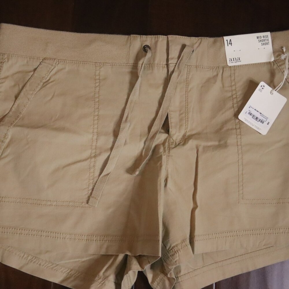 a.n.a Mid-Rise Shorts Tan 14 NWT 2.5" ✨ Lowest Offering